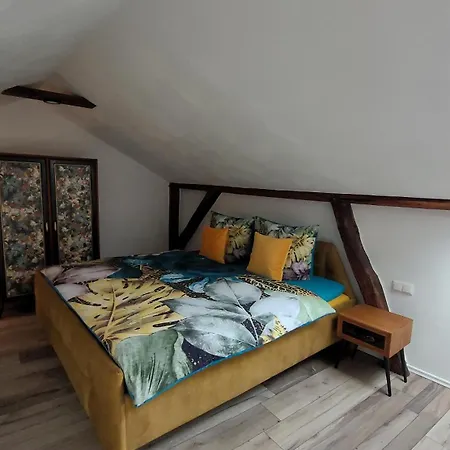 Todeskino ''altstadtflair'' In Apartmán